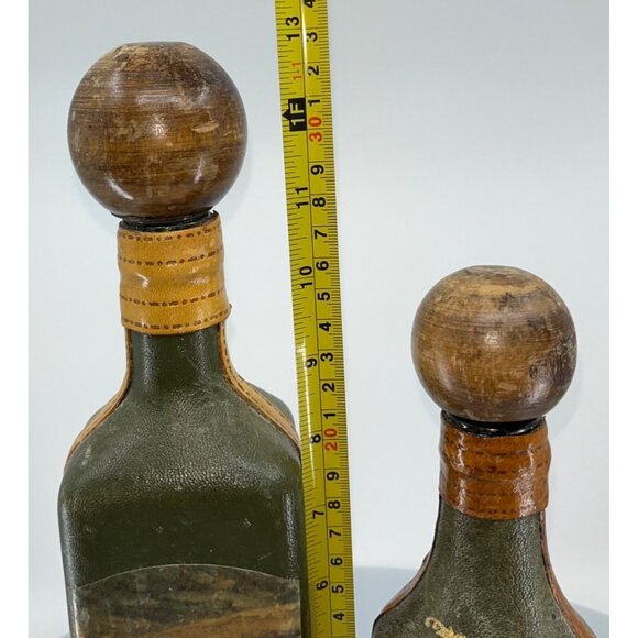(2) VTG Fausto Corduri Italian Leather Wrapped Decanters with Wood Stopper - Picture 13 of 14